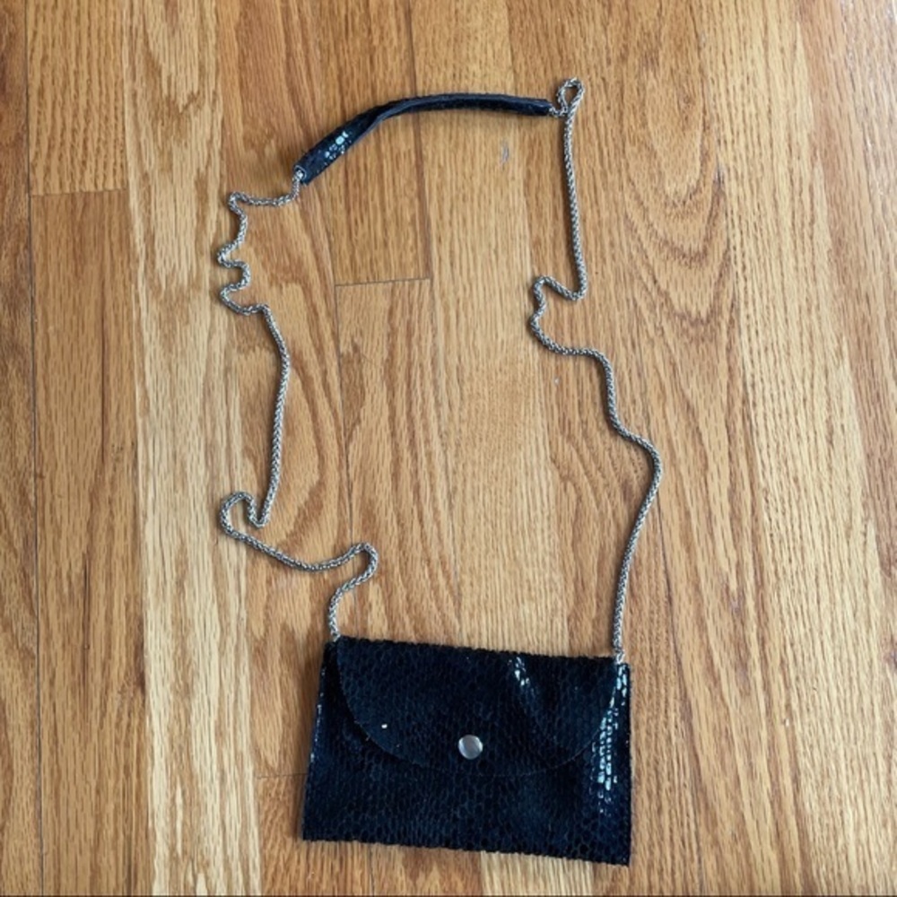 EUC Sorial New York Scaly Leather Wallet Crossbody Bag